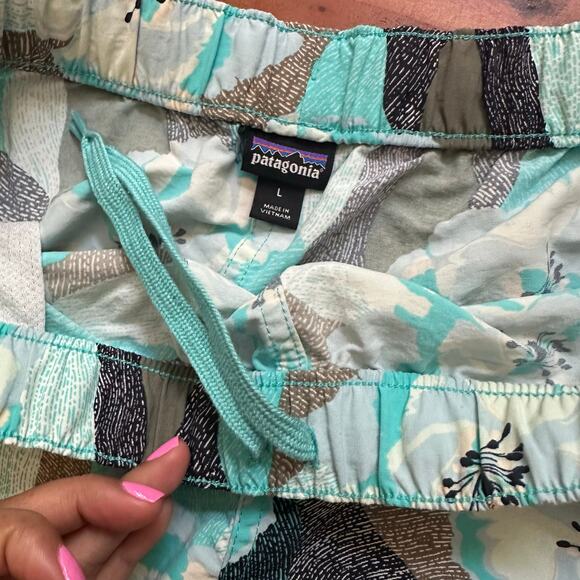 Patagonia Barely Baggies Womens Size L Blue Floral Water Sports Outdoors - Picture 5 of 7